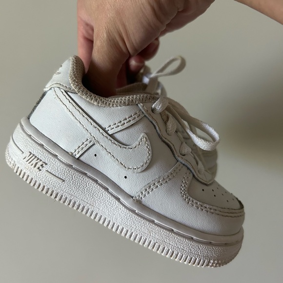 Nike - Picture 3 of 4